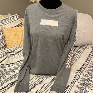 hollister long sleeve :)